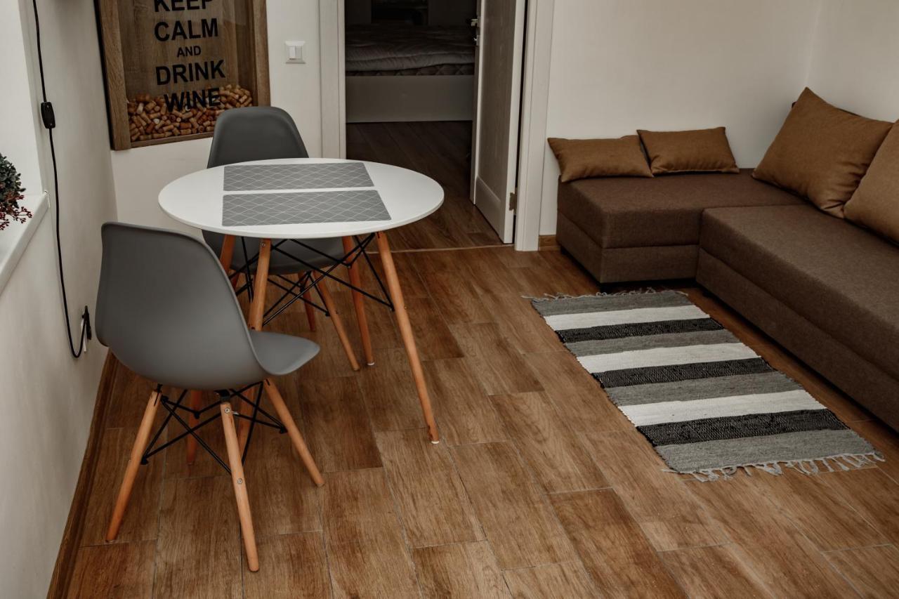 Loft Apartment Лвив Екстериор снимка