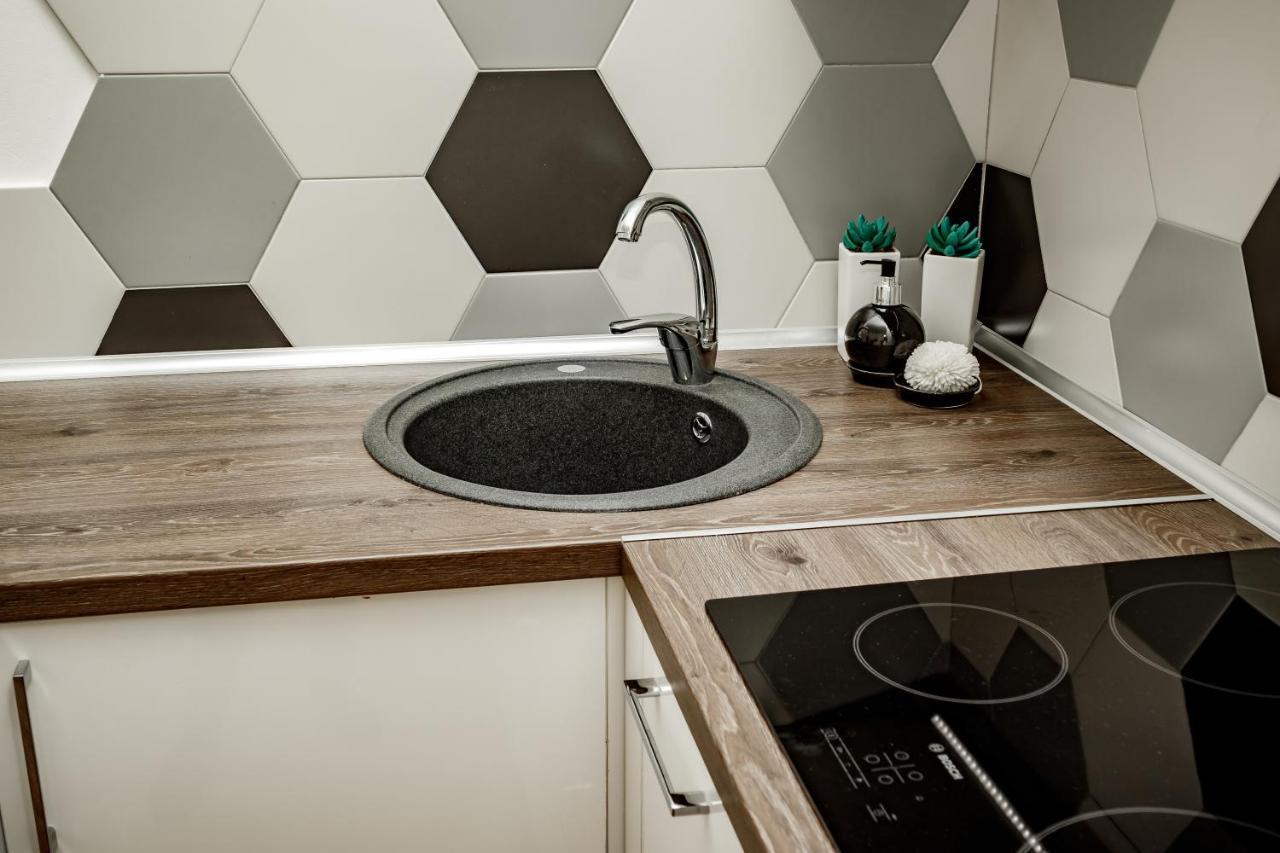 Loft Apartment Лвив Екстериор снимка