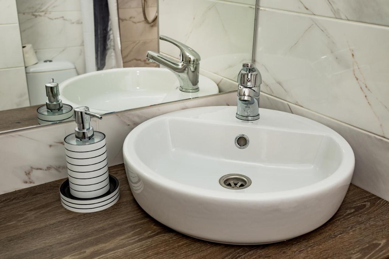 Loft Apartment Лвив Екстериор снимка